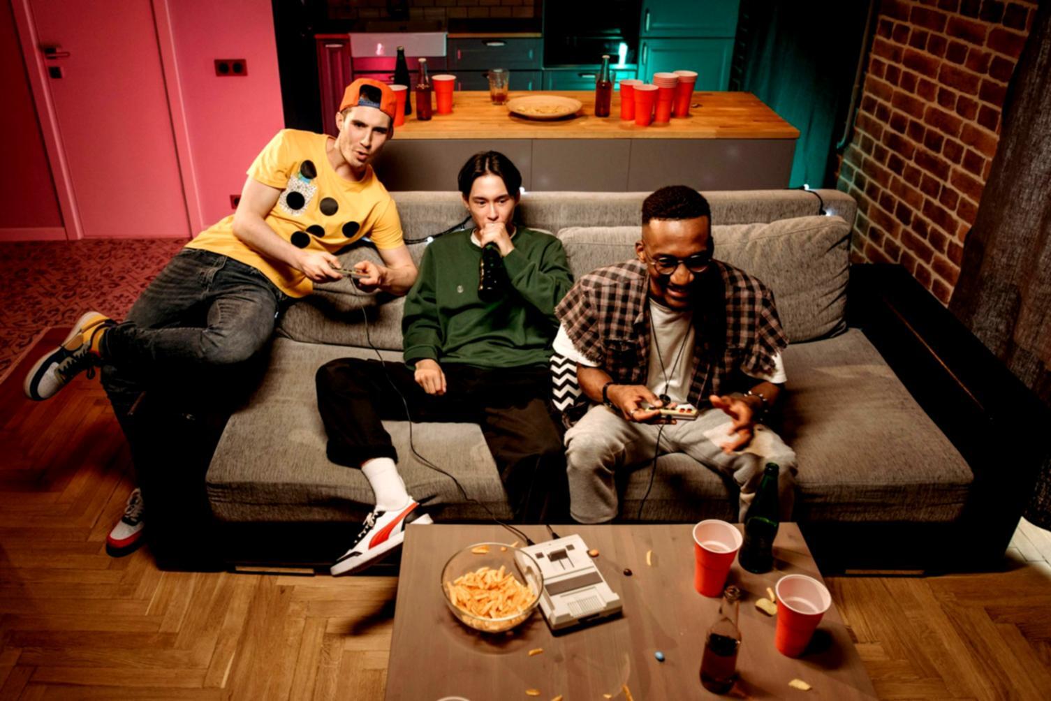 Esports training environment with gaming setups