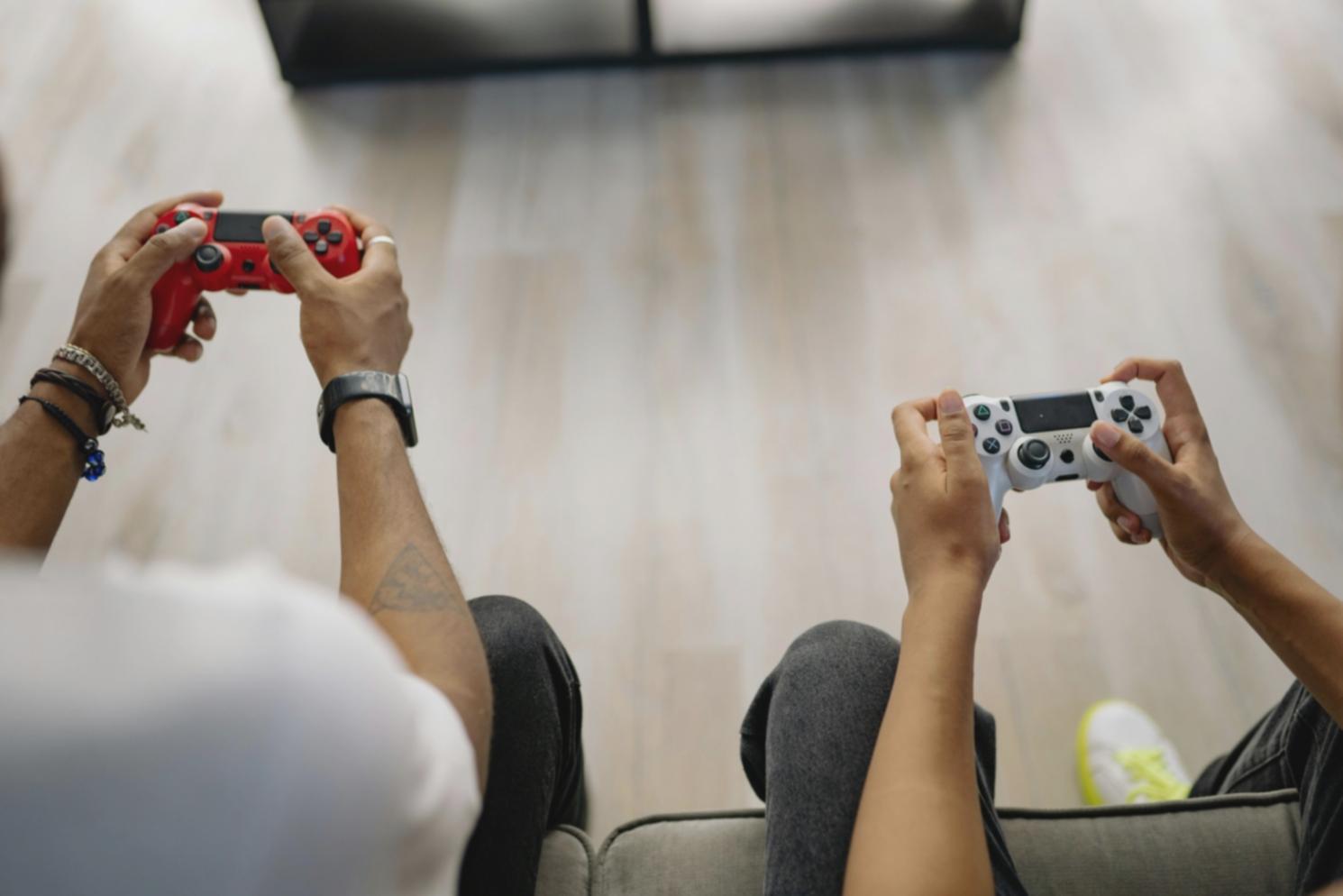 Advanced competitive gaming techniques and tournament preparation